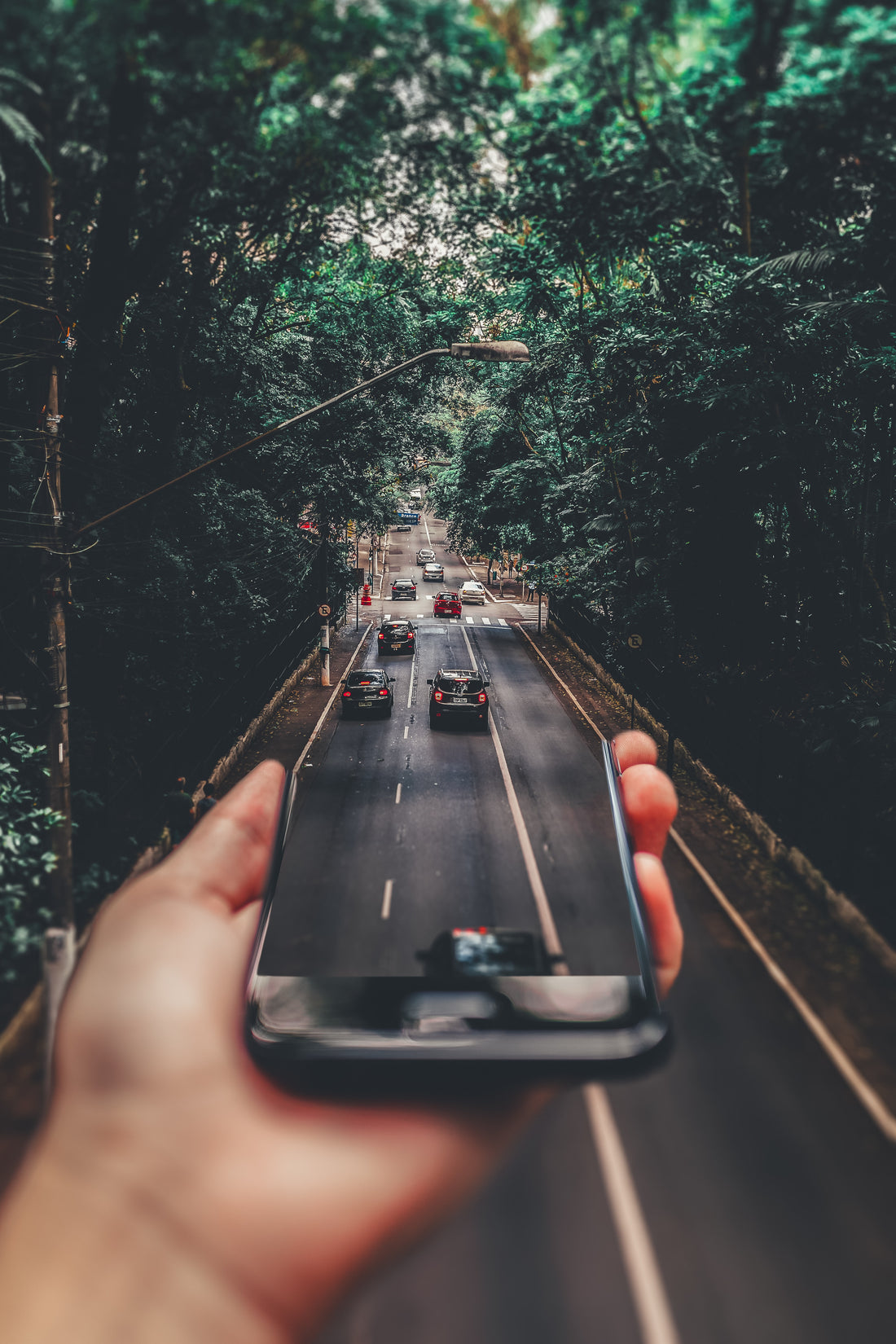 Comment fixer un support téléphone voiture ?